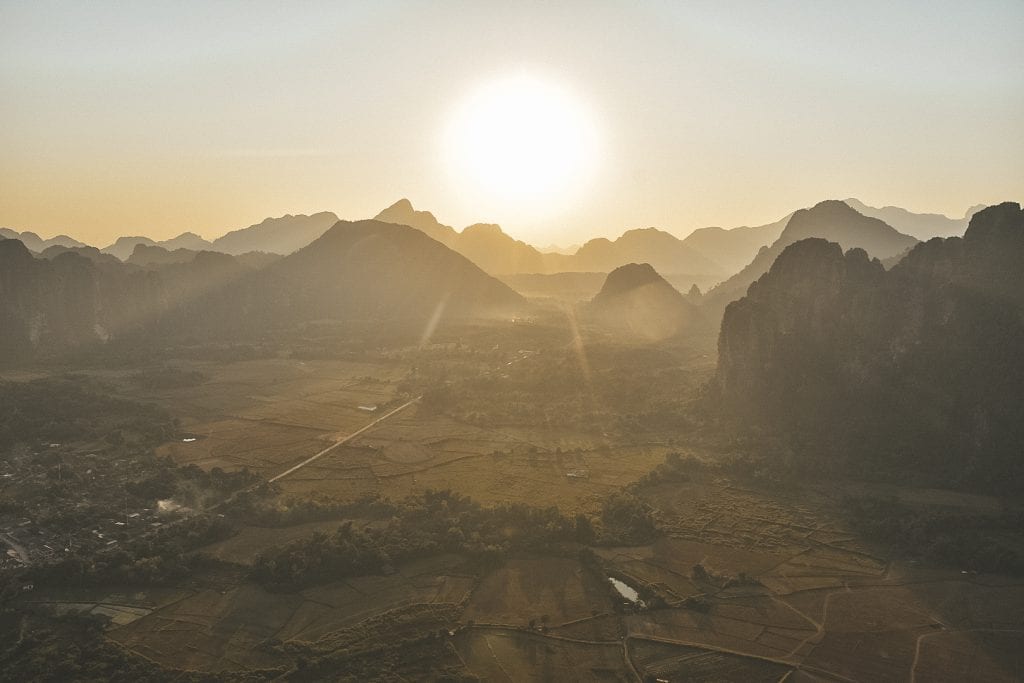 Uitzicht ucthballon Vang Vieng Laos.